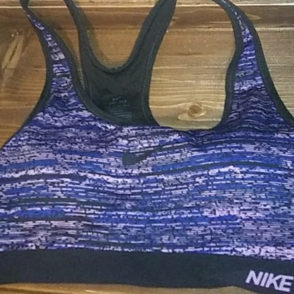 Nike pro sports bra